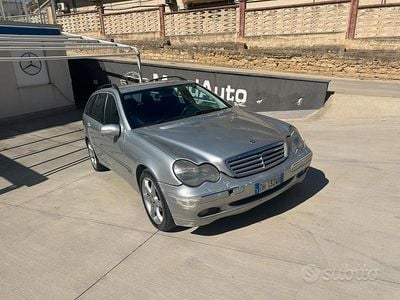 Usata Mercedes C220 Elegance 149 CV (109 kW) 2007 Grigio Station wagon