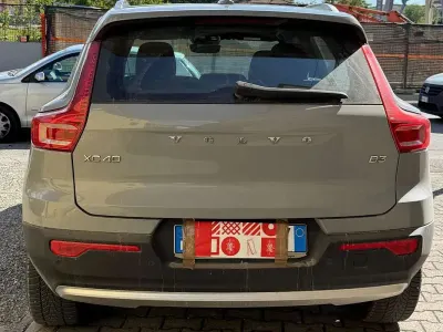 Usata Volvo XC40 163 CV (119 kW) 2023 Grigio SUV