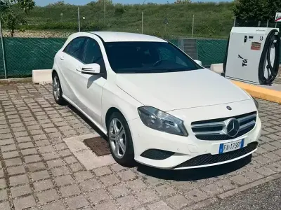 Usata Mercedes A180 109 CV (80 kW) 2015 Bianco Berlina