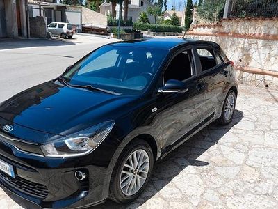 Usata Kia Rio 101 CV (74 kW) 2017 Nero Berlina
