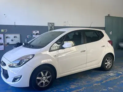 Begagnad Hyundai ix20 Comfort 77 HK (56 kW) 2012 Vit Halvkombi