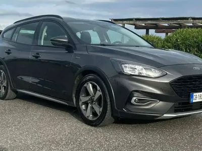 Usata Ford Focus Active 120 CV (88 kW) 2020 Grigio Station wagon