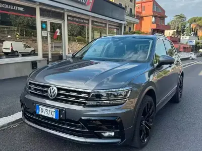 Usata VW Tiguan R-line 240 CV (176 kW) 2018 Grigio SUV
