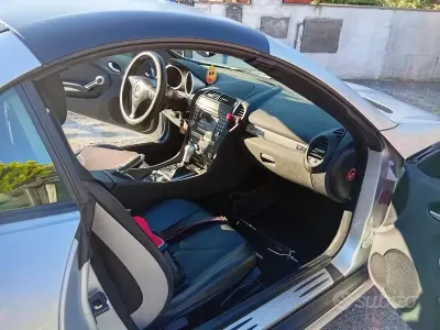 Usata Mercedes SLK200 163 CV (119 kW) 2006 Grigio Cabrio