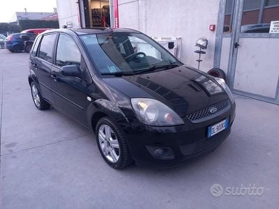 Usata Ford Fiesta 2008 Nero Utilitaria