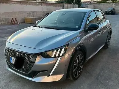 Usata Peugeot 208 GT-line 102 CV (75 kW) 2020 Utilitaria