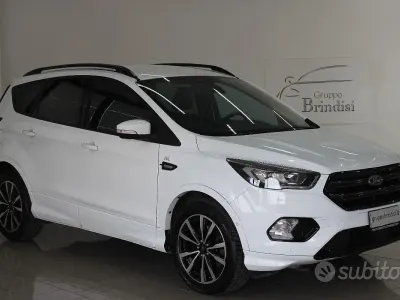 Usata Ford Kuga ST-Line 120 CV (88 kW) 2019 Bianco SUV