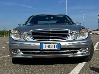 Usado Mercedes E320 Avantgarde 204 CV (150 kW) 2004 Plateado Berlina