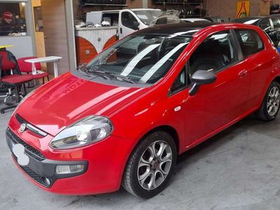 Usata Fiat Punto S 84 CV (61 kW) 2012 Rosso Utilitaria