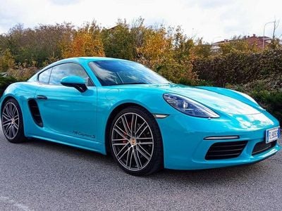 Porsche 718 Cayman