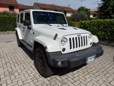 Usata Jeep Wrangler Unlimited Sahara 200 CV (147 kW) 2015 Bianco SUV