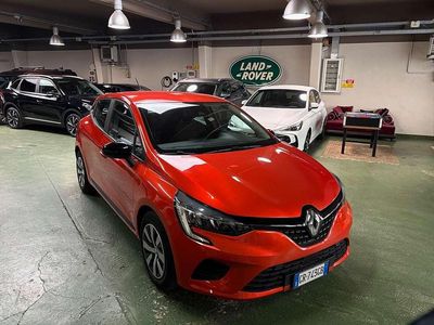 Usata Renault Clio V SE 67 CV (49 kW) 2023 Arancione Berlina