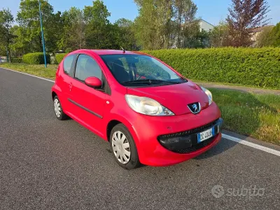 Usata Peugeot 107 68 CV (50 kW) 2008 Rosso Utilitaria