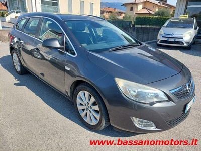 Usata Opel Astra Cosmo 125 CV (91 kW) 2011 Antracite pastello Station wagon