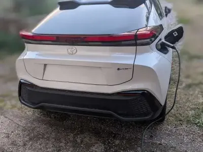 Gebraucht Toyota C-HR Lounge 152 PS (111 kW) 2025 SUV