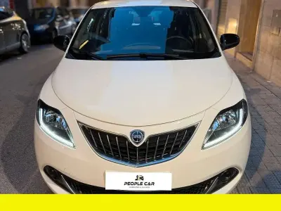Usata Lancia Ypsilon 69 CV (50 kW) 2024 Other Utilitaria