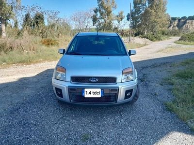 Usata Ford Fusion 68 CV (50 kW) 2009 Argento Utilitaria