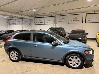 Usata Volvo C30 Momentum 101 CV (74 kW) 2007 Blu Utilitaria