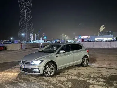 Usata VW Polo Sportline 80 CV (58 kW) 2020 Grigio Utilitaria