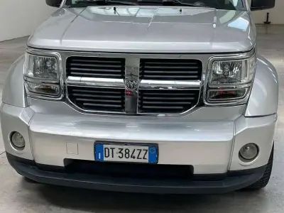 Usata Dodge Nitro SXT 177 CV (130 kW) 2009 Argento SUV