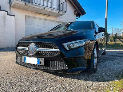 Usata Mercedes A180 Business 136 CV (100 kW) 2019 Nero Berlina