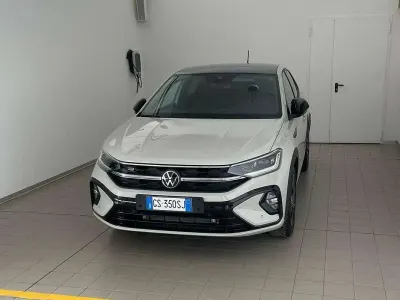 Usata VW Taigo R-line 110 CV (80 kW) 2024 Beige SUV