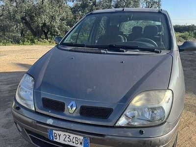 Usata Renault Scénic 102 CV (75 kW) 2001 Grigio Monovolume