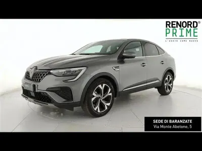 Usata Renault Arkana Techno 145 CV (106 kW) 2024 Grigio chiaro SUV