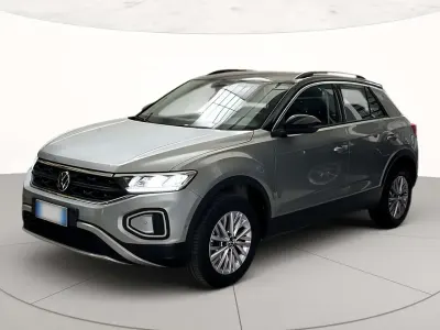 Usata VW T-Roc Life 116 CV (85 kW) 2025 Pyrit silver metallizzato nero SUV