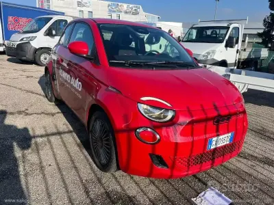Usado Fiat 500e Icon 42 kW (58 CV) 2025 Rojo Berlina