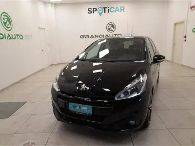 Usata Peugeot 208 GT-line 120 CV (88 kW) 2017 Nero Utilitaria