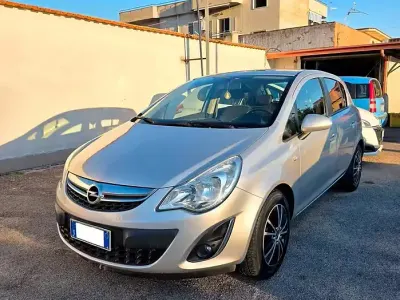 Usata Opel Corsa 95 CV (69 kW) 2011 Grigio Utilitaria