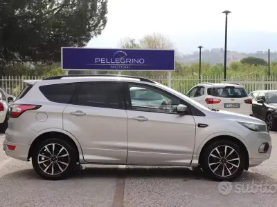Usata Ford Kuga ST-Line 120 CV (88 kW) 2019 Grigio SUV