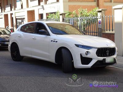 Usata Maserati Levante 330 CV (242 kW) 2022 Bianco SUV