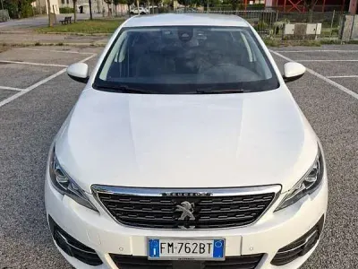 Usata Peugeot 308 Allure 120 CV (88 kW) 2017 Bianco Berlina