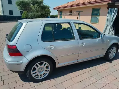 Usata VW Golf IV 110 CV (80 kW) 2002 Grigio Berlina