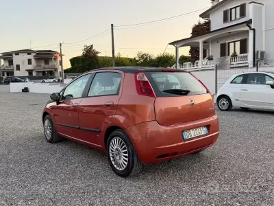 Usata Fiat Punto Active 60 CV (44 kW) 2006 Arancione Utilitaria