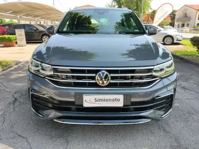 Usata VW Tiguan R-line 150 CV (110 kW) 2022 Nero SUV