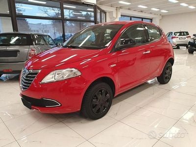 Usata Lancia Ypsilon Gold 85 CV (62 kW) 2013 Rosso Utilitaria