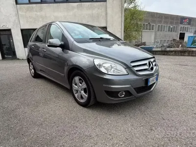 Usata Mercedes B180 Executive 109 CV (80 kW) 2010 Bronzo Monovolume