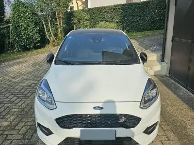 Usata Ford Fiesta ST-Line 86 CV (63 kW) 2019 Bianco Utilitaria
