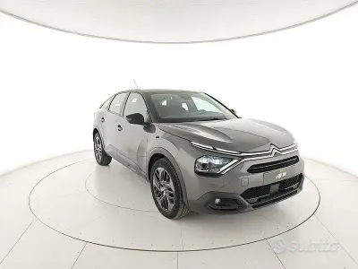 Käytetty Citroën C4 Feel 131 HP (96 kW) 2023 Harmaa Katumaasturi