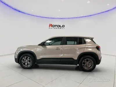 Begagnad Jeep Avenger Altitude 101 HK (74 kW) 2024 Beige SUV