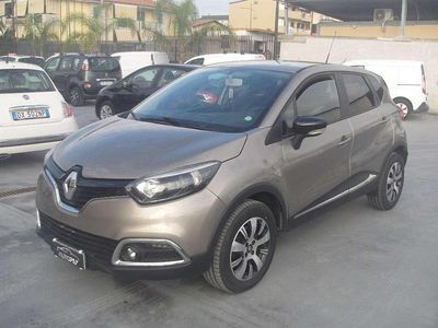 Usata Renault Captur Zen 90 CV (66 kW) 2016 Beige SUV