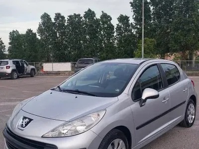 Usata Peugeot 207 73 CV (53 kW) 2008 Grigio Berlina