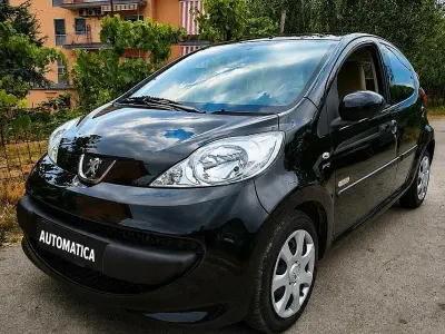 Usata Peugeot 107 68 CV (50 kW) 2007 Nero Utilitaria