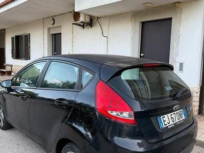 Usata Ford Fiesta 68 CV (50 kW) 2011 Nero Utilitaria