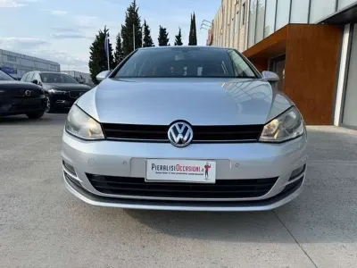 Usado VW Golf VII Comfortline 110 CV (80 kW) 2015 Plateado Berlina