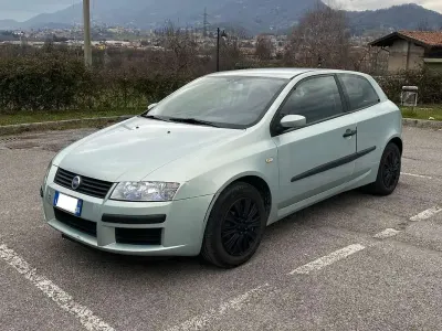 Usata Fiat Stilo Active 103 CV (75 kW) 2003 Argento Berlina