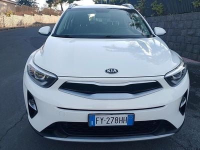 Usata Kia Stonic Style 100 CV (73 kW) 2019 Bianco SUV